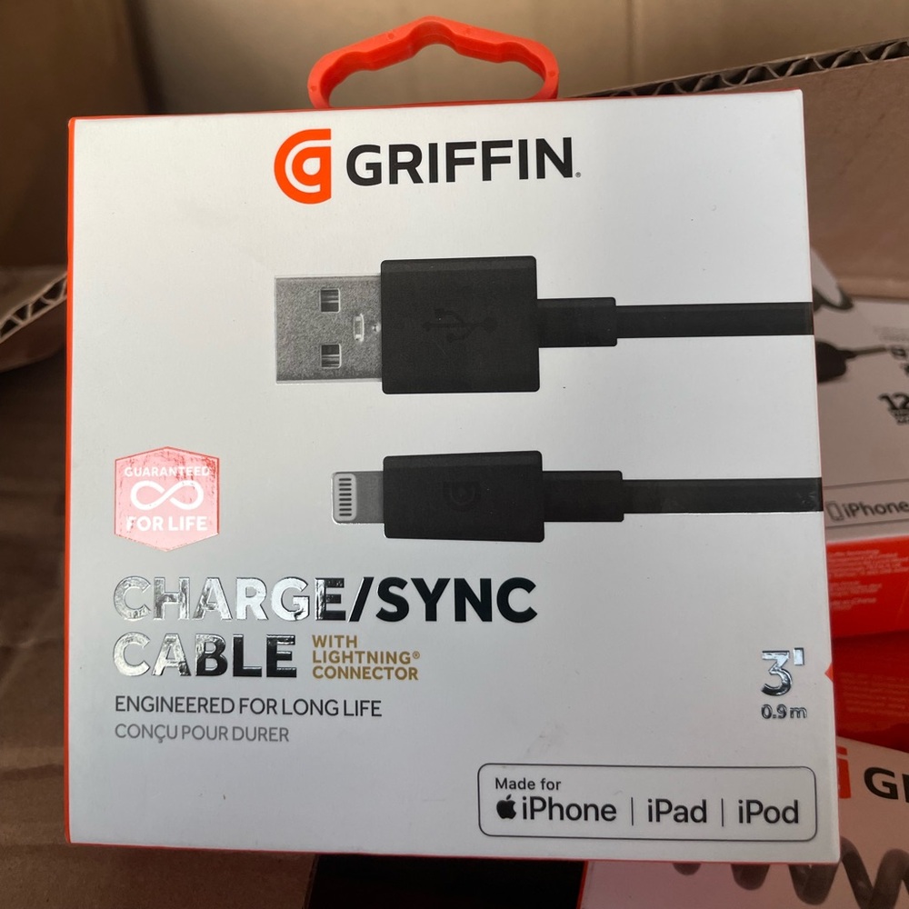 Griffin Charger Cable for iPhone-iPad-iPod 3"